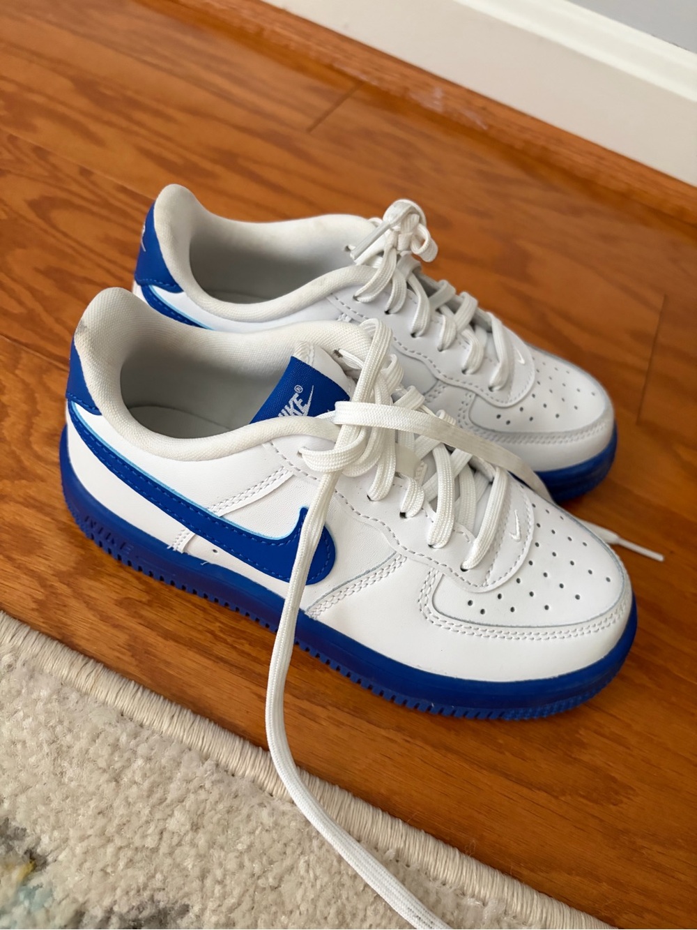Nike AF1 Kids White and Royal Blue Low-Top Sneakers